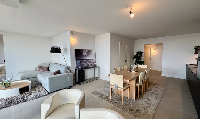 Gelijkvloerse verdieping te koop in Oostende