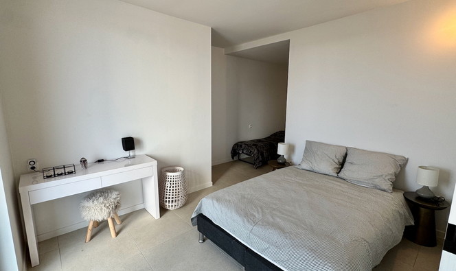 Gelijkvloerse verdieping te koop in Oostende